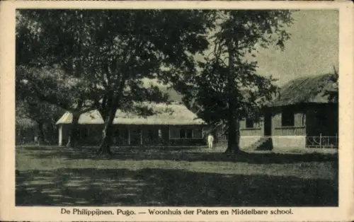 Ak Philippines, Pugo, Woonhuis der Paters en Middelbare Schule