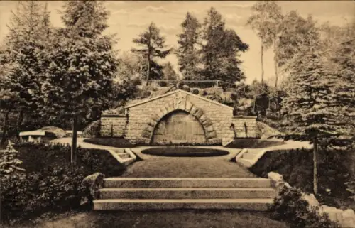 Ak Ohorn in Sachsen, Ehrenmal für gefallene Krieger, Natur, Steingebäude, Gartenanlage