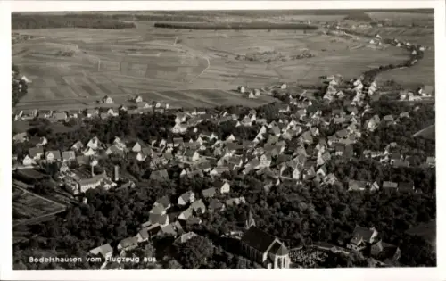 Ak Bodelshausen in Württemberg, Luftaufnahme von  viele Häuser, Felder im Hintergrund