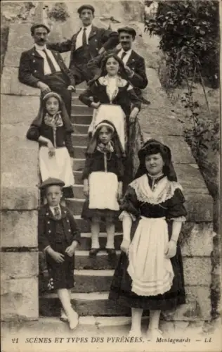 CPA Scènes et types des Pyrénées, Montagnards