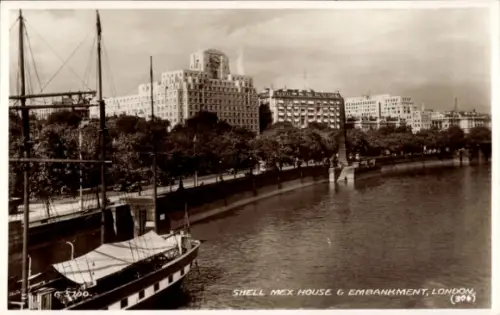 Ak Westminster London City, Shell Mex House, Embankment,  Fluss, Schiff