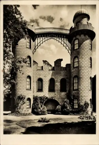 Ak Potsdam Pfaueninsel, Turmfront des Schlosses