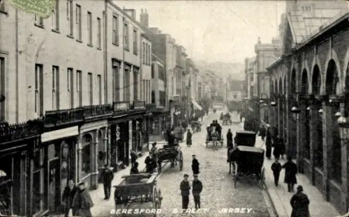 Ak Bouley Bay Kanalinsel Jersey, Beresford Street,   Straßenansicht, Personen, Kutschen
