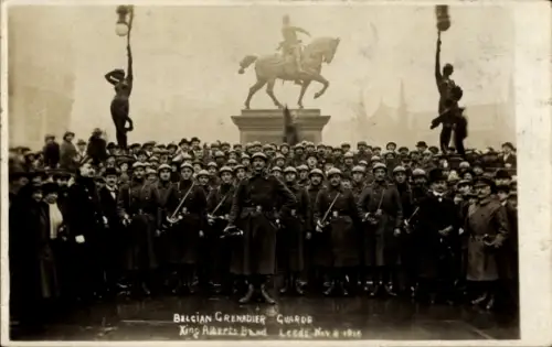 Ak Leeds Yorkshire England, Belgian Grenadier Guards, King Alberts Bad,  November 1916
