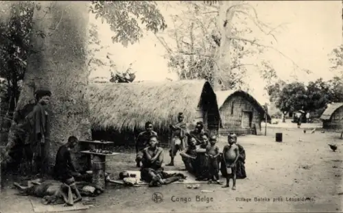 Ak Boma Congo Belge DR Kongo Zaire,  Dorf Bateke, Menschen, Hütten, Natur
