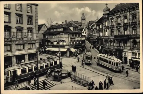 Ak Pforzheim im Schwarzwald, Leopoldsplatz, Geschäftshäuser, Straßenbahn, Ständige Musterausstellung