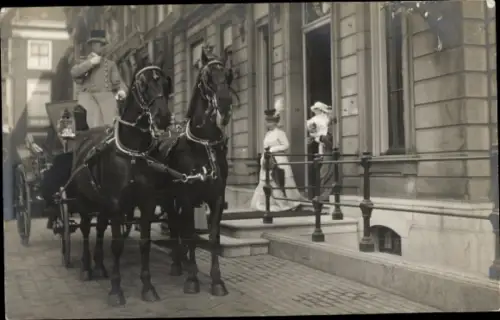 Foto Ak Königin Emma, Adel Niederlande, Kutsche
