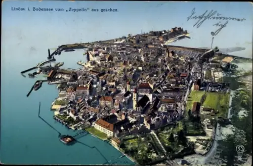 Ak Lindau am Bodensee Schwaben, Stadt vom Zeppelin aus gesehen