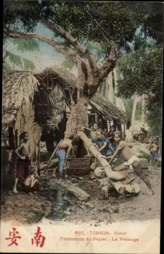 Ak Hanoi Vietnam, Papierherstellung, Menschen bei der Arbeit, tropische Umgebung, Hanói