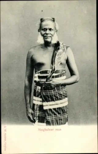 Ak Ceylon Sri Lanka, Singhalese Mann, Schwarz-Weiß-Foto, Traditionelle Kleidung
