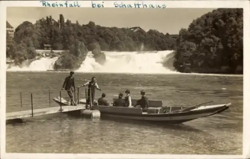 Ak Rheinfall Kanton Schaffhausen, Rheinfall,  Boot, Personen, Wasserfall