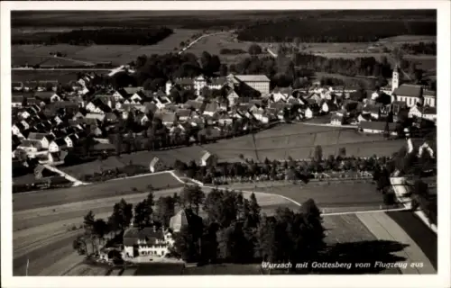Ak Bad Wurzach in Oberschwaben, Luftaufnahme von  Gottesberg, Häuser, Landschaft