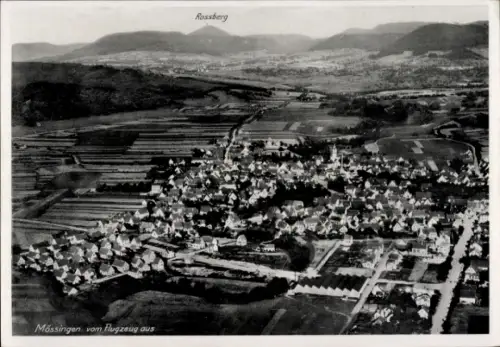Ak Mössingen in Württemberg, Luftaufnahme von  Rossberg im Hintergrund, Landschaft, Felder