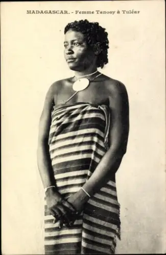 Ak Madagascar, Femme Tanosy à Tulear