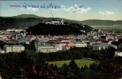 Ak Ljubljana Laibach Slowenien,  alter Schloss, Stadtansicht, Berge im Hintergrund