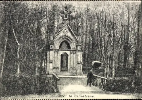 Ak Souchez Pas de Calais, Cemetery, Baumreihe, Grabmal, Schriftzug 'SOUCHEZ-Le Cimetière'