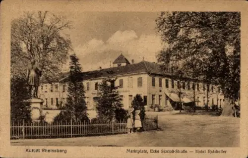Ak Rheinsberg in der Mark, Marktplatz, Ecke Schlossstraße, Hotel Ratskeller