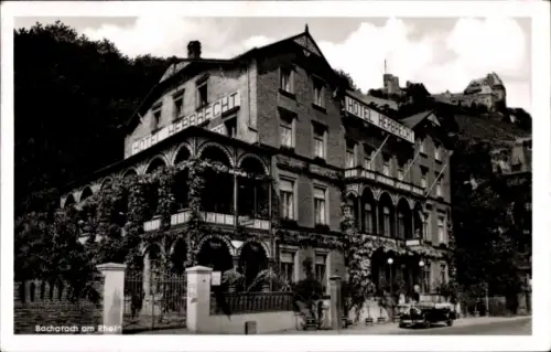 Ak Bacharach am Rhein, Hotel Herbrecht,   , Auto sichtbar