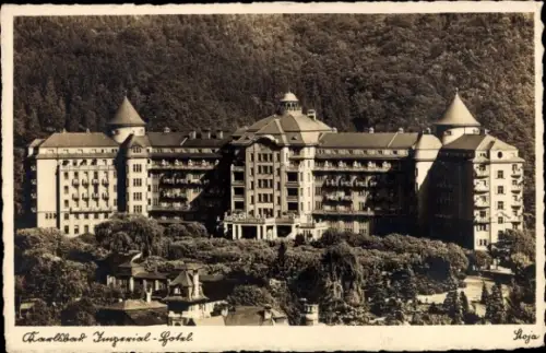 Ak Karlovy Vary Karlsbad Stadt, Hotel Karlibat Imperial, alte Ansicht, Schwarz-Weiß-Foto