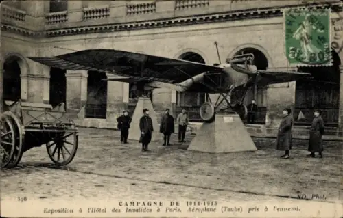 Ak Paris VII, Hôtel des Invalides, Ausstellung, Flugzeugtaube