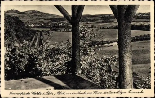 Ak Kahla im Saale Holzland Kreis Thüringen, Blick a.d. Laube im Heim d. Freiwilligen Feuerwehr
