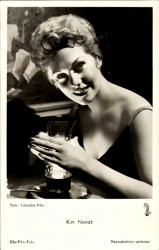 Ak Schauspielerin Kim Novak, Portrait