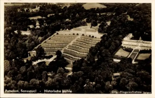 Ak Potsdam, Schloss Sanssouci, Historische Mühle, Fliegeraufnahme