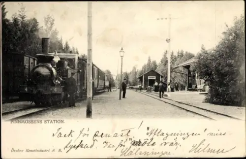Ak Finnmossen Schweden, Bahnhof, Eisenbahn, Lokomotive