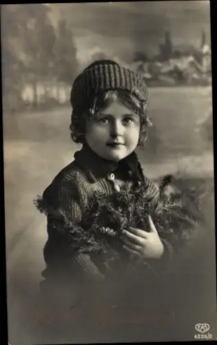 Ak Frohe Weihnachten, Kind mit Tannenzweig