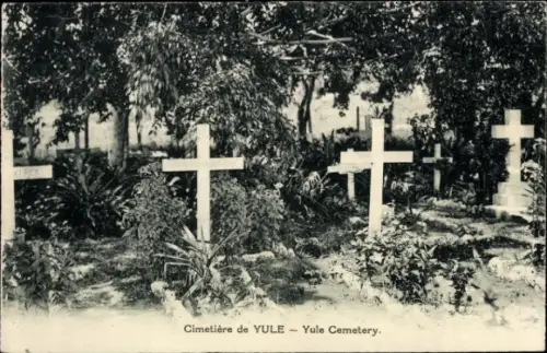 Ak Yule Island Papua Neuguinea, Cimetière de  Yule Cemetery, Gräber mit Holzkreuzen, Pflanzen