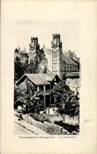 Ak Antananarivo Tananarive Madagaskar,  Madagascar, La Cathédrale, Gebäude, Bäume