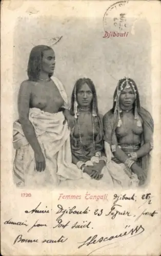 Ak Djibouti Dschibuti, Drei Frauen, traditionelle Kleidung,  