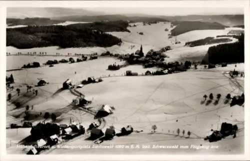 Ak Schönwald im Schwarzwald, Luftaufnahme, Wintersportplatz Schönwald, Winterlandschaft, Gebirgsd