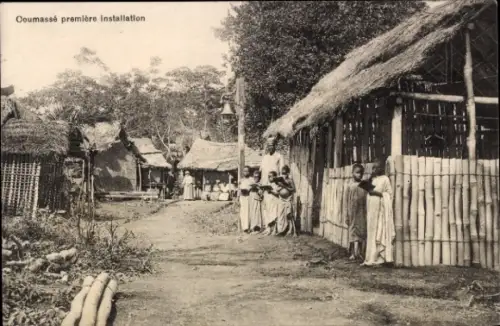 Ak Strasbourg Straßburg Elsass Bas Rhin, Völkerschau, Afrikanisches Dorf, Wohnhäuser, Straße