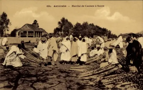 CPA Antsirabe Madagascar, Marché de Cannes à Sucre