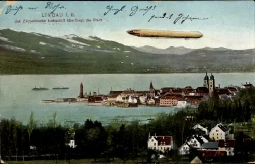 Ak Lindau am Bodensee Schwaben, Zeppelin über der Stadt, Luftschiff