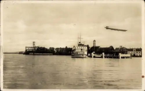 Foto Ak Langenargen am Bodensee, Dampfer, Zeppelin