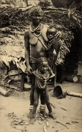 Ak DR Kongo Zaire, Mutter mit zwei Kindern