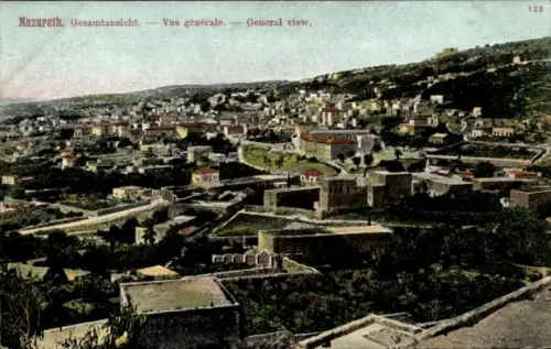 Ak Nazaret Nazareth Israel, Gesamtansicht von  farbige , Text in Deutsch, Französisch, Englisch