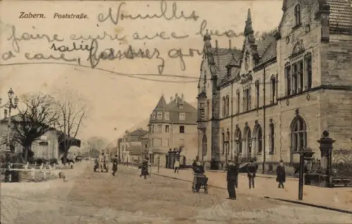 Ak Saverne Zabern Elsass Bas Rhin,  Poststraße, Menschen auf der Straße, Bäume, Gebäude