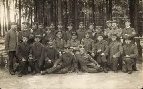 Foto Ak Königsbrück in der Oberlausitz, Truppenübungsplatz, Deutsche Soldaten in Uniform