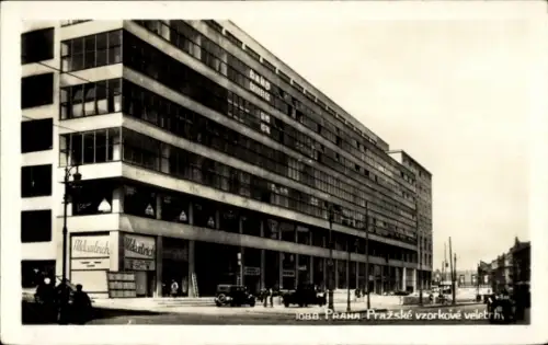 Ak Praha Prag Tschechien, Gebäude mit Schaufenstern, Autos, Straßenansicht, Melantrich