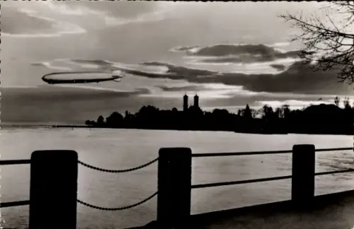 Ak Friedrichshafen am Bodensee, Abend am Bodensee, Zeppelin