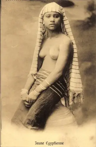 Ak Barbusige Ägypterin