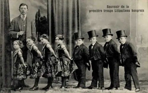 CPA Premiere troupe Liliputtens hongrois