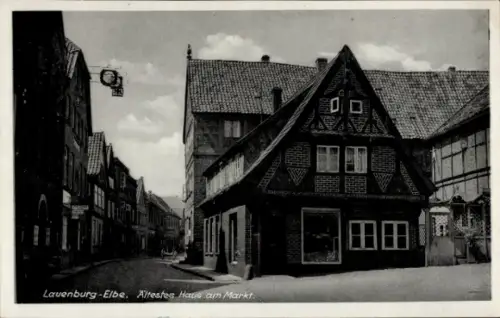Ak Lauenburg an der Elbe, Ältestes Haus am Markt