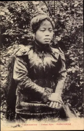 CPA Madagascar, Femme Hova