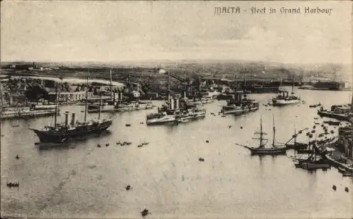 Ak Valletta Malta,  Flotte im Grand Harbour, Schiffe im Hafen, Wasserlandschaft