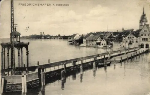 Ak Friedrichshafen am Bodensee, Friedrichshafen am Bodensee, Pier, Häuser, Wasser