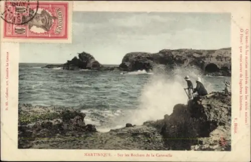 Ak Martinique, Küste von  Felsen, Meer, Fischer, Zitat von V. Hugo